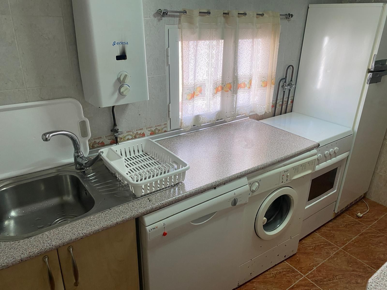 Cuina de Casa o xalet de lloguer en Cenicientos amb Aire condicionat