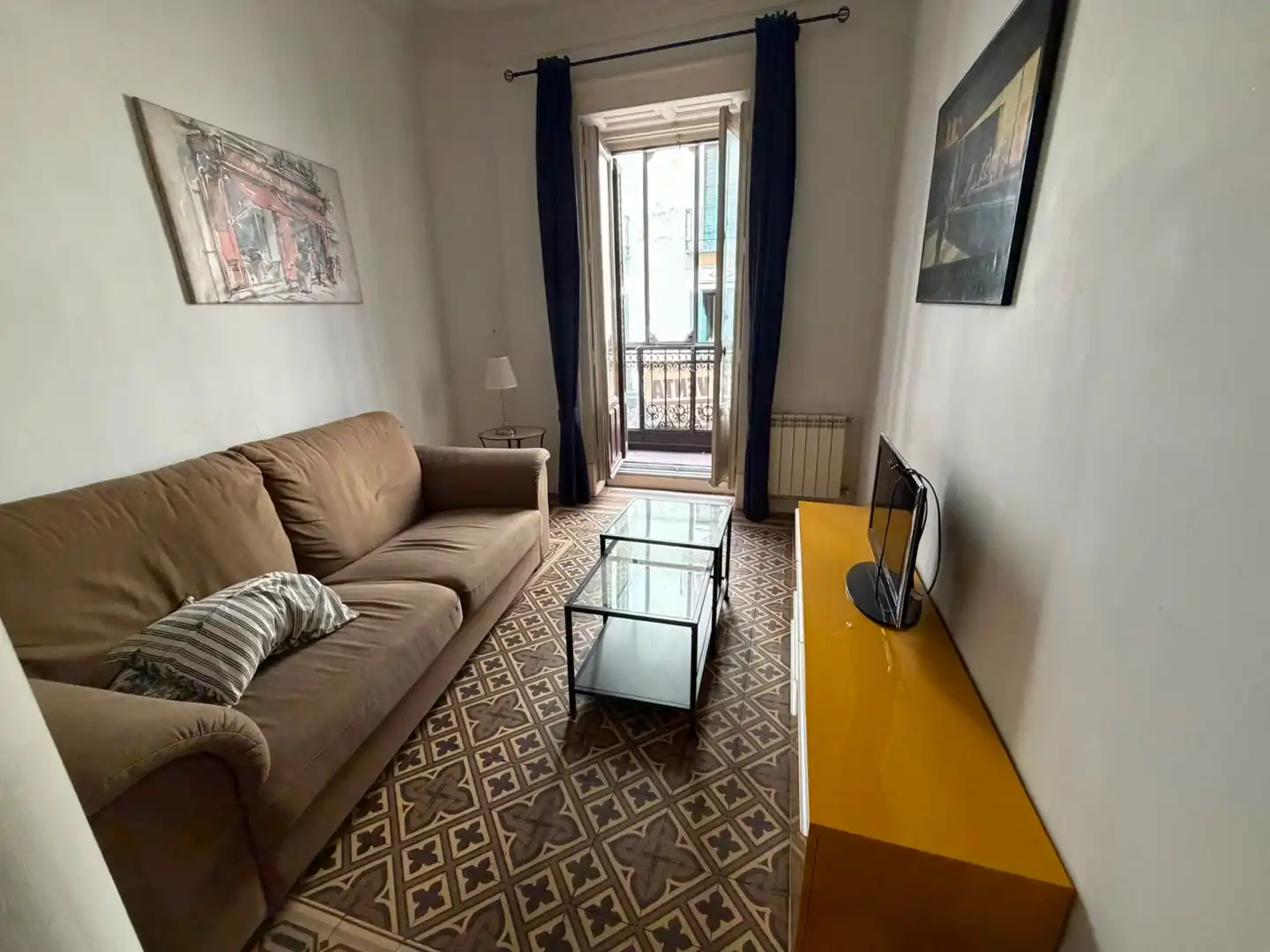 Flat with terrace for sale in Calle de Hortaleza
