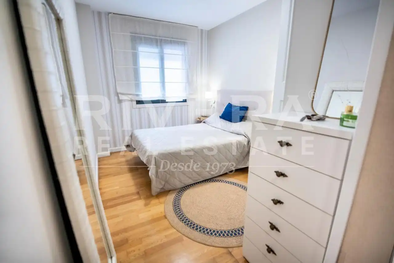 Habitación de Ático en venta en Sanxenxo con Calefacción, Parquet y Terraza