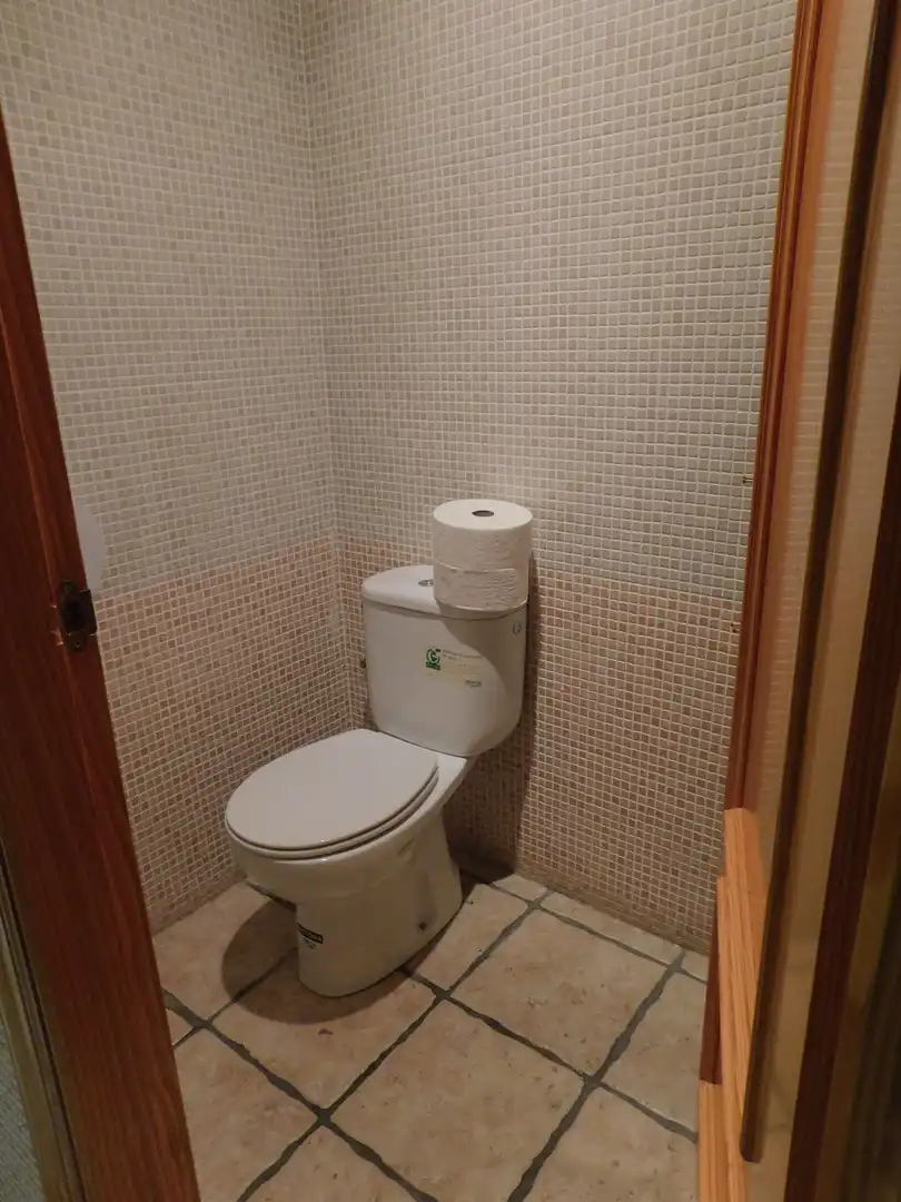 Baño de Local en venta en Valle de Elorz / Elortzibar con Aire acondicionado, Calefacción y Terraza
