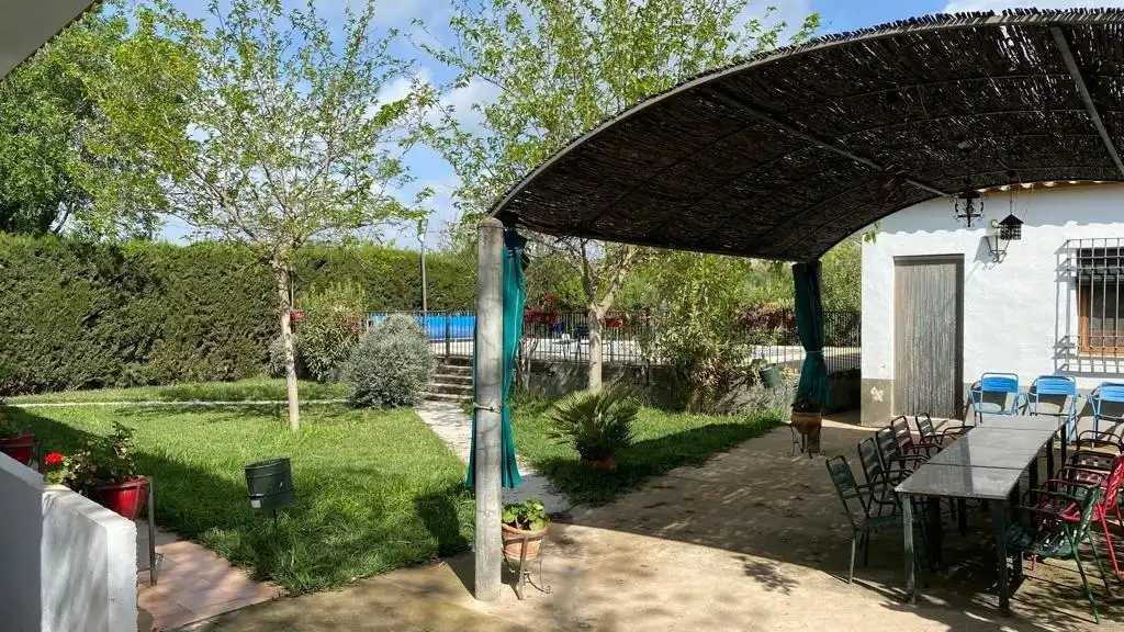 Jardín de Finca rústica en venta en Baena con Jardín privado, Terraza y Piscina