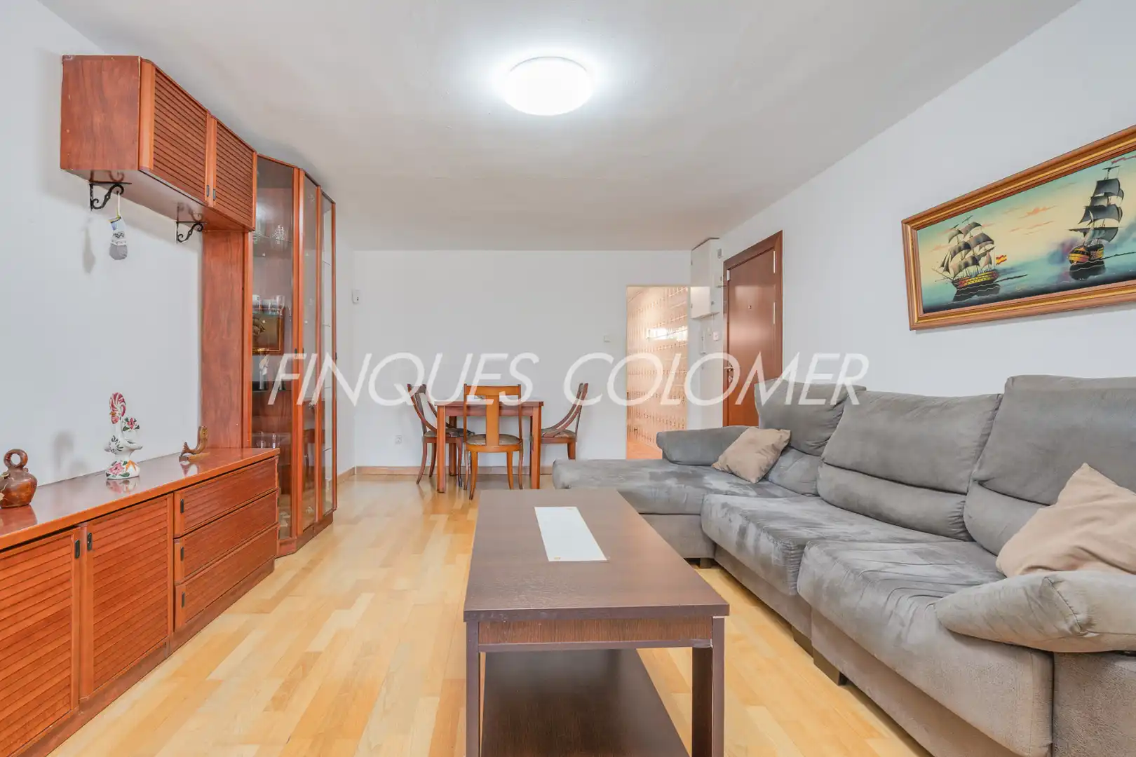 Sala d'estar de Pis en venda en Rubí amb Parquet, Balcó i Alarma