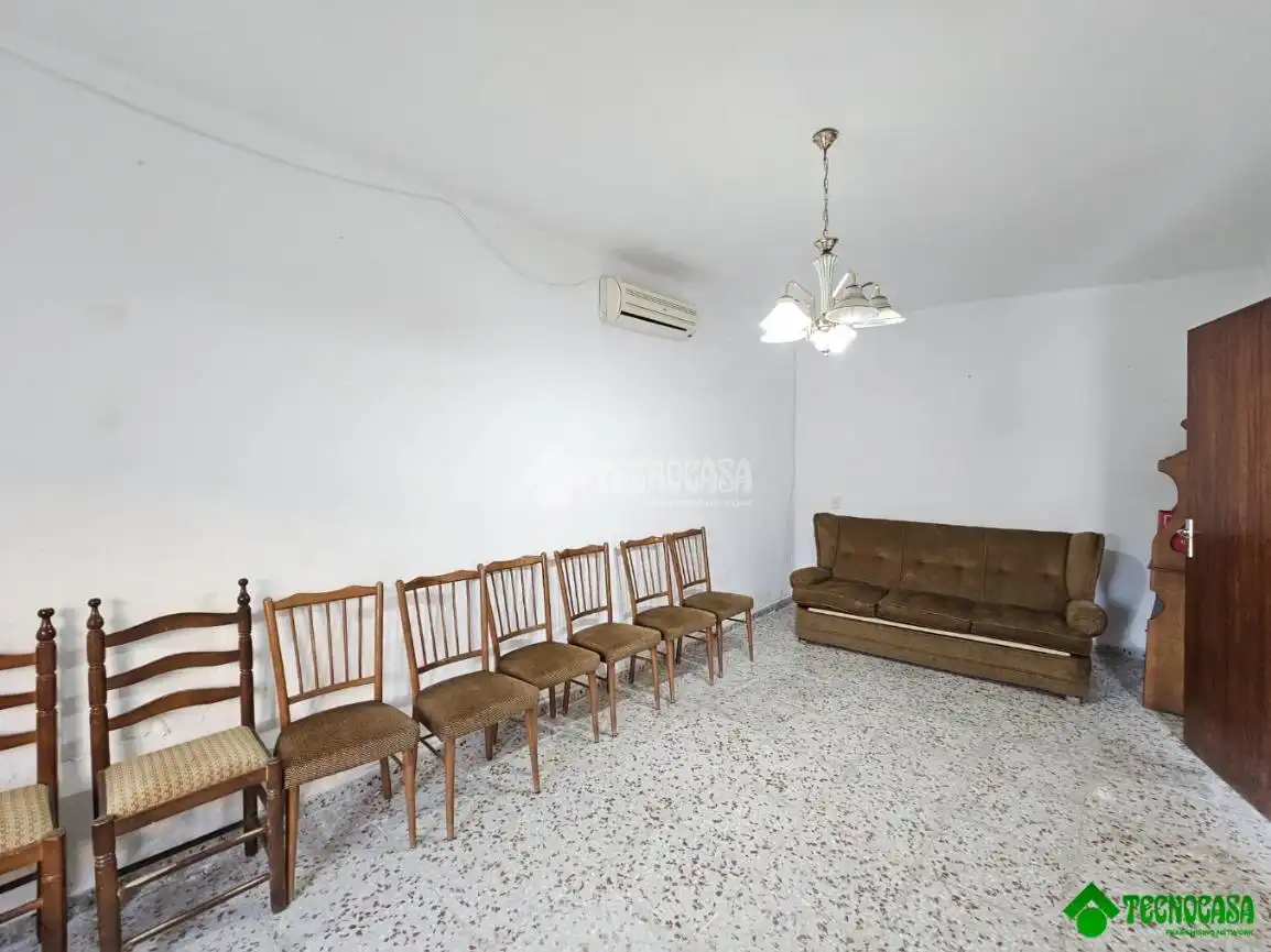 Sala d'estar de Casa adosada en venda en Balazote