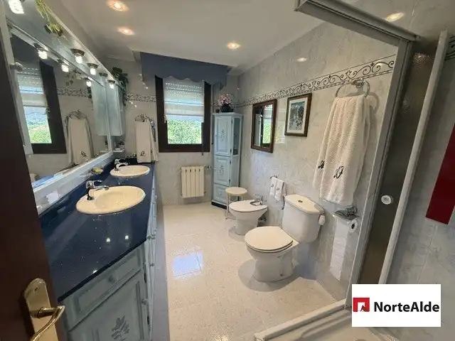 Bathroom of Houses for sale in Maruri-Jatabe  with Heating, Private garden and Storage room