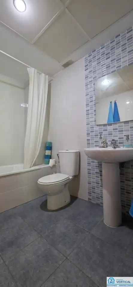 Baño de Planta baja de alquiler en Paterna con Aire acondicionado, Calefacción y Terraza