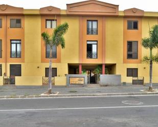 Vista exterior de Dúplex en venda en Santa Lucía de Tirajana amb Aire condicionat, Traster i Piscina comunitària