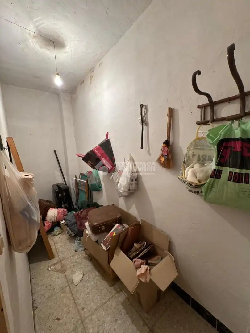 Casa aparellada amb terrassa en venda a Lupión, imagen 20