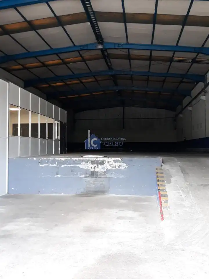 Nau industrial de lloguer en San Cibrao das Viñas