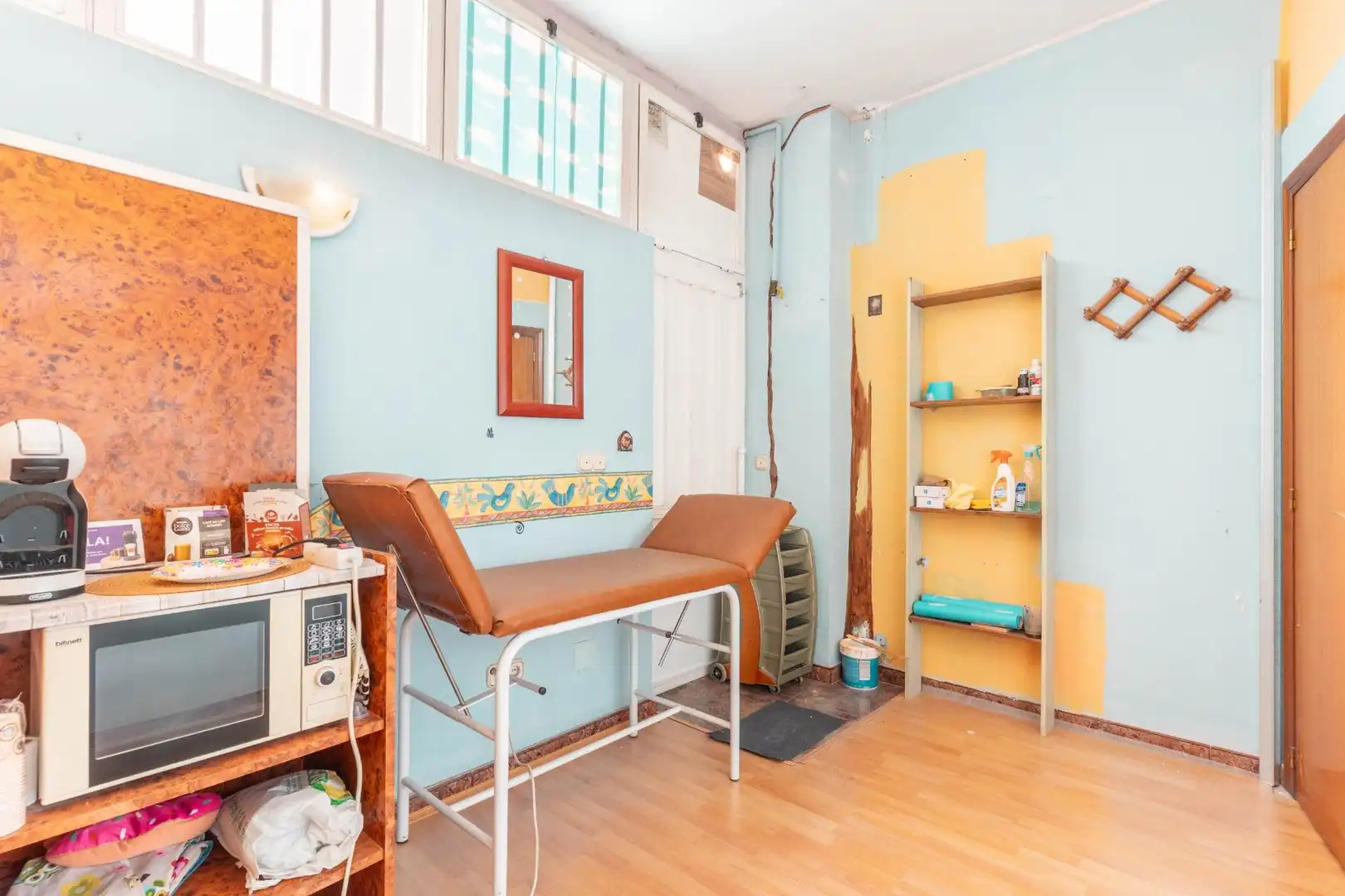 Habitación de Local en venta en Oviedo 