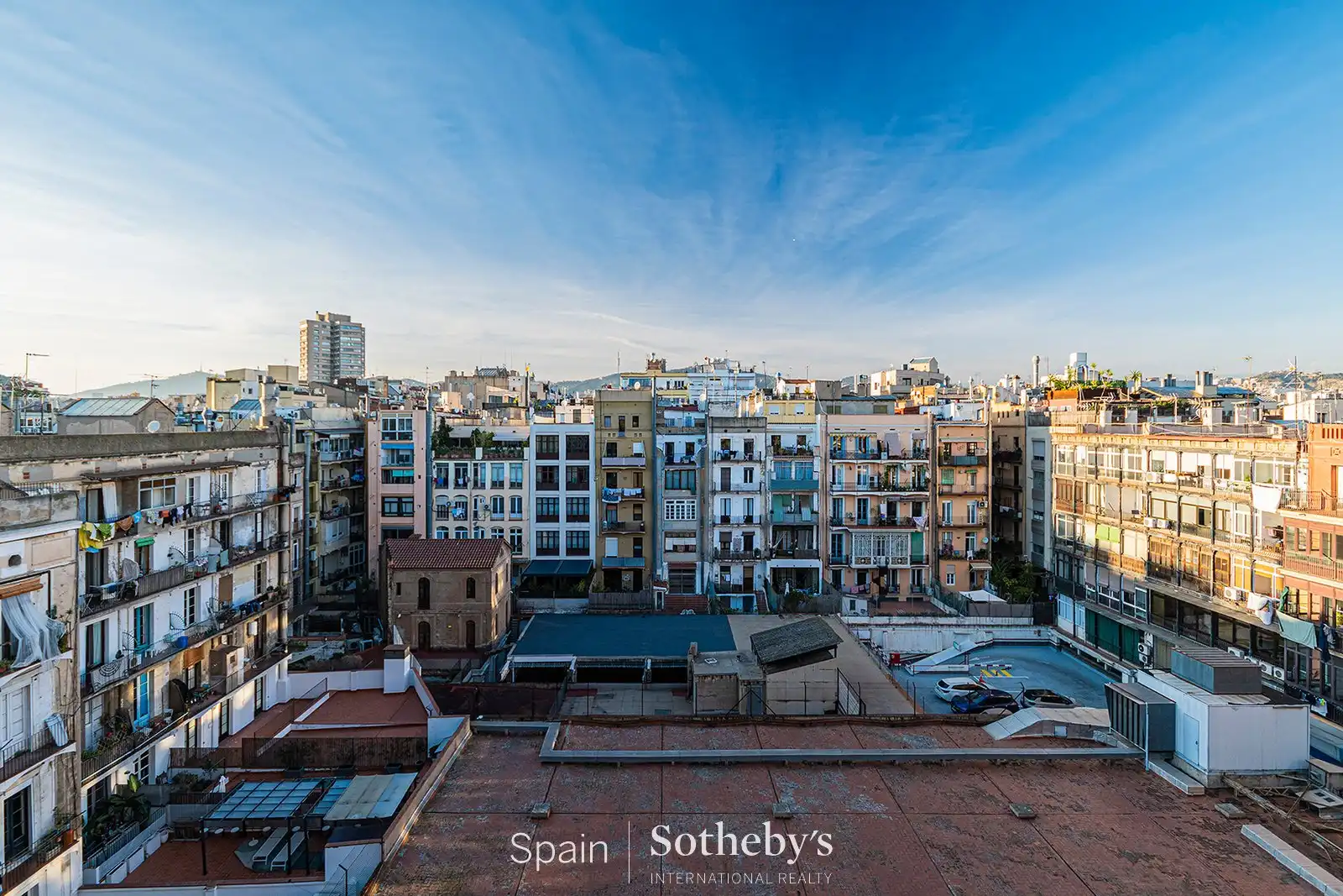 Außenansicht von Maisonette zum Verkauf in Barcelona mit Klimaanlage und Heizung