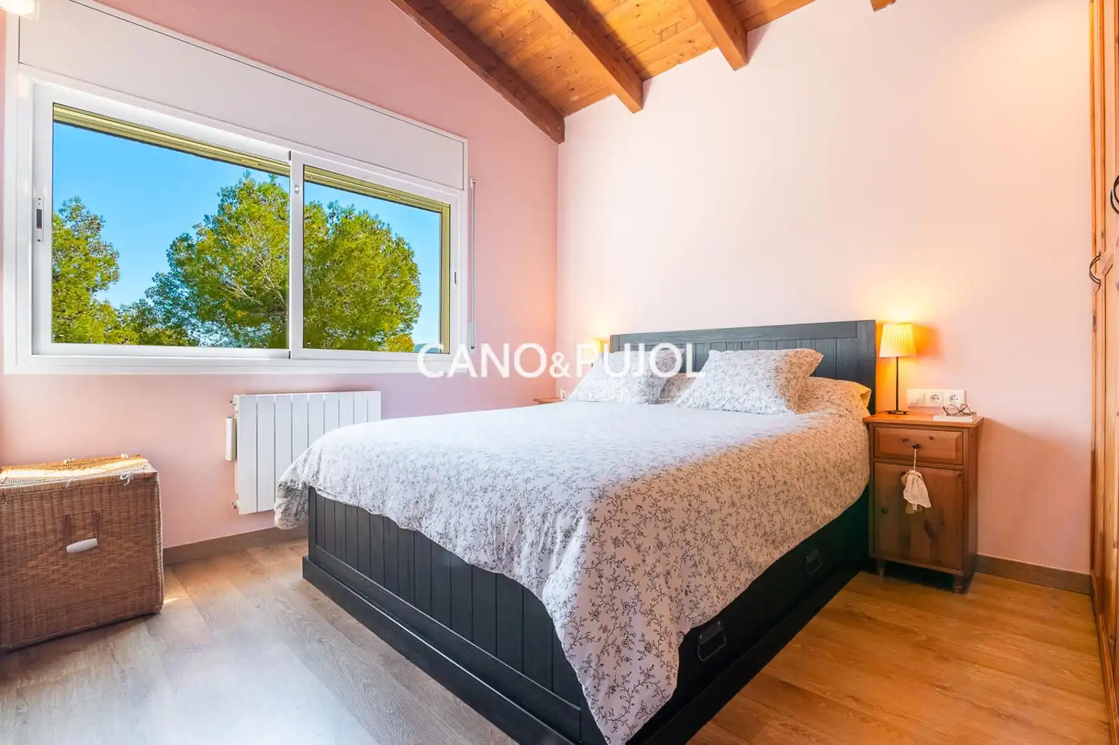 Habitación de Casa o chalet en venta en Corbera de Llobregat con Calefacción, Terraza y Trastero