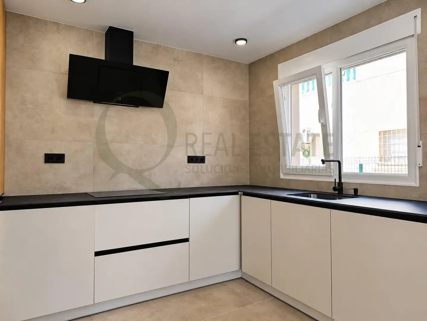 Detached house with garden for sale in Calle Calle Torrevella, imagen 7