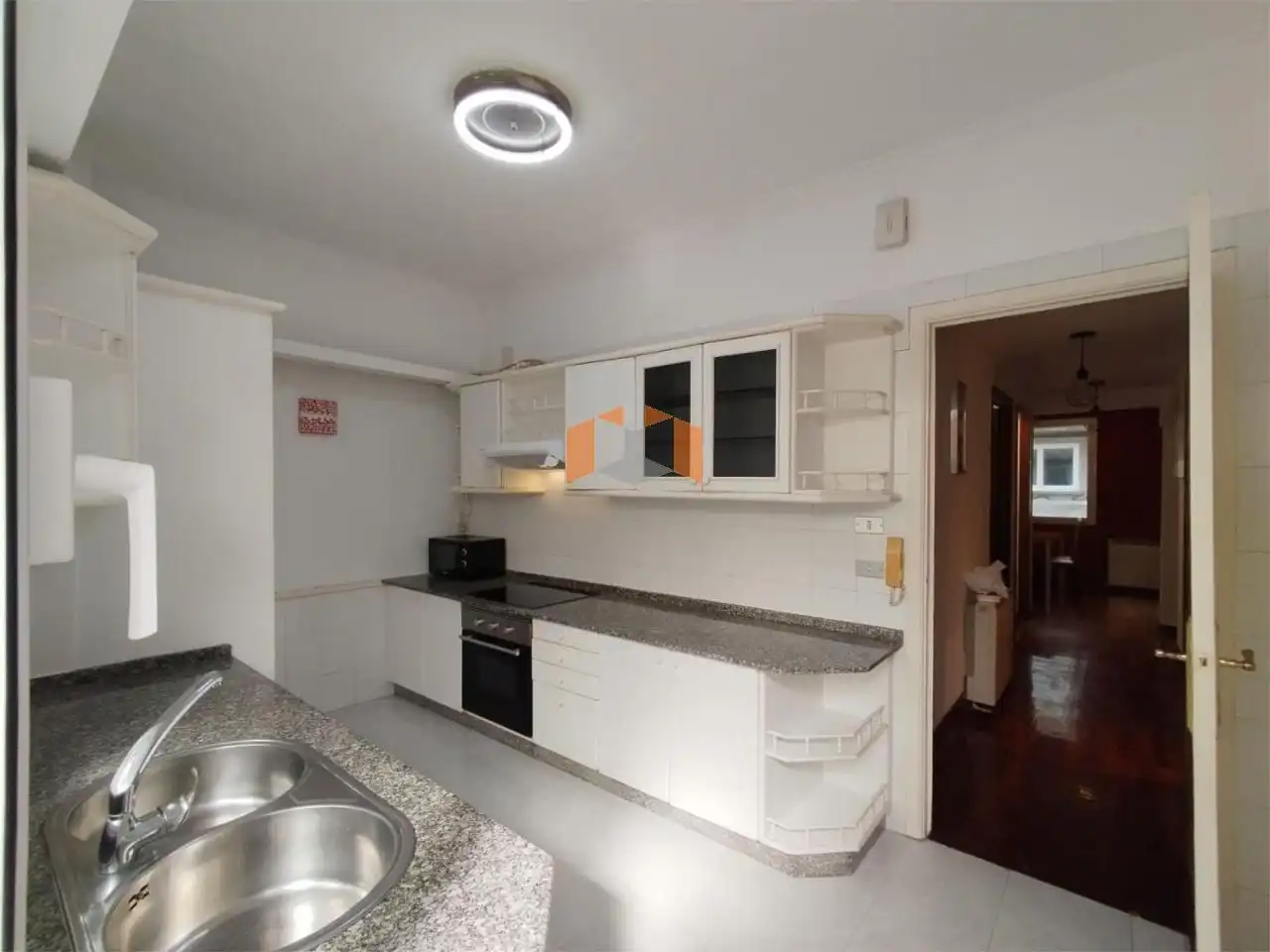 Küche von Wohnung zum Verkauf in Vigo  mit Heizung, Abstellraum und Balkon