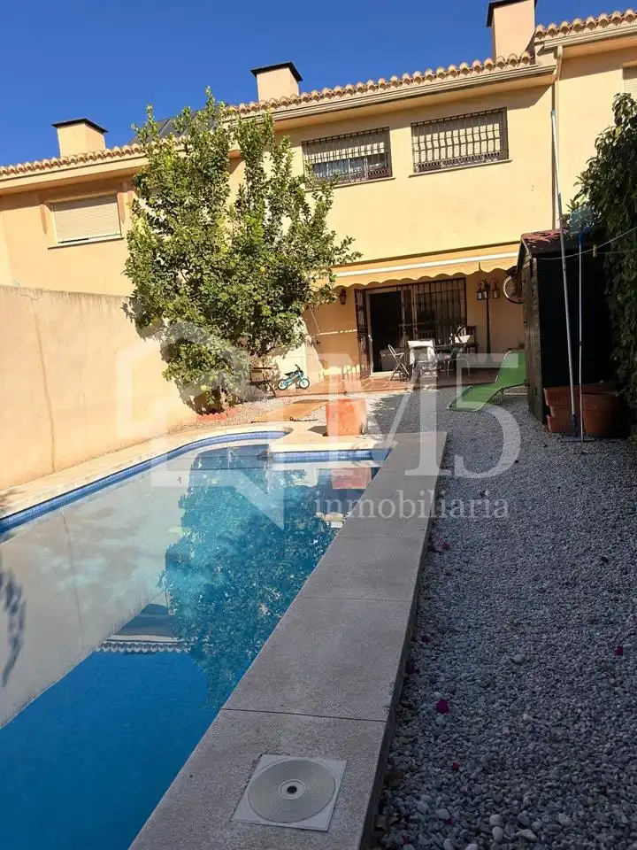 Detached homes for rent in El Tomillar