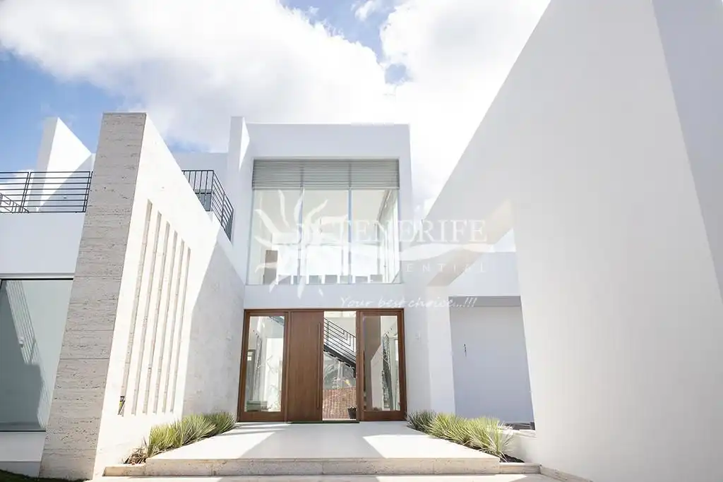 Casa con piscina en venta en Avenida de la Macaronesia