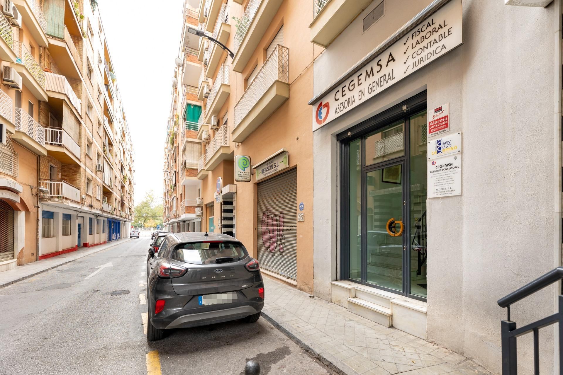 Exterior view of Premises for sale in  Granada Capital  with Air Conditioner