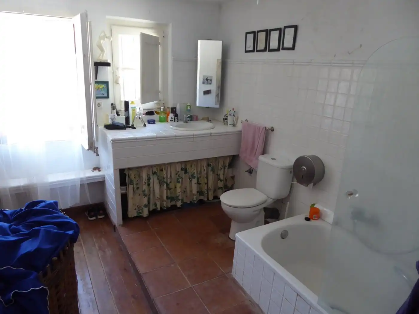 Baño de Finca rústica en venta en Sant Martí de Tous con Aire acondicionado, Calefacción y Jardín privado