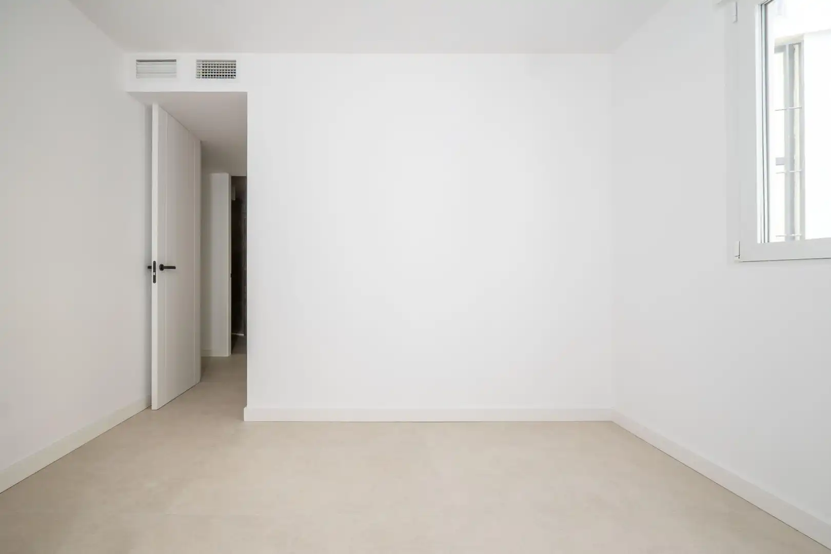 Flat for sale in Granada  with Air Conditioner and Heating