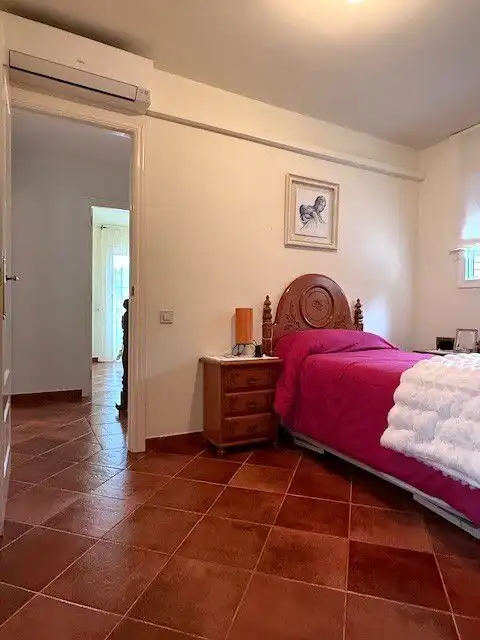 Habitación de Casa o chalet en venta en Sant Boi de Llobregat con Aire acondicionado, Calefacción y Jardín privado