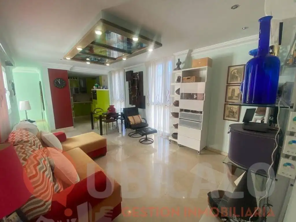 Sala de estar de Ático en venta en San Cristóbal de la Laguna con Amueblado, Horno y Lavadora