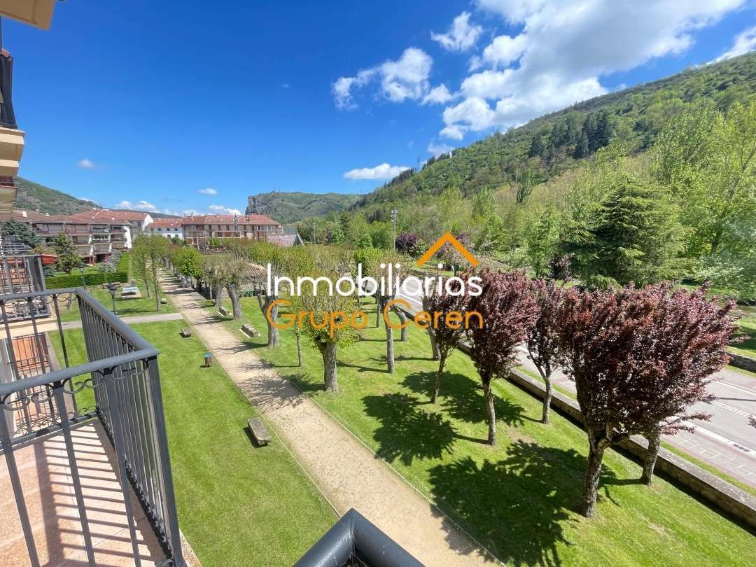 Vista exterior de Apartament en venda en Ezcaray amb Calefacció i Traster