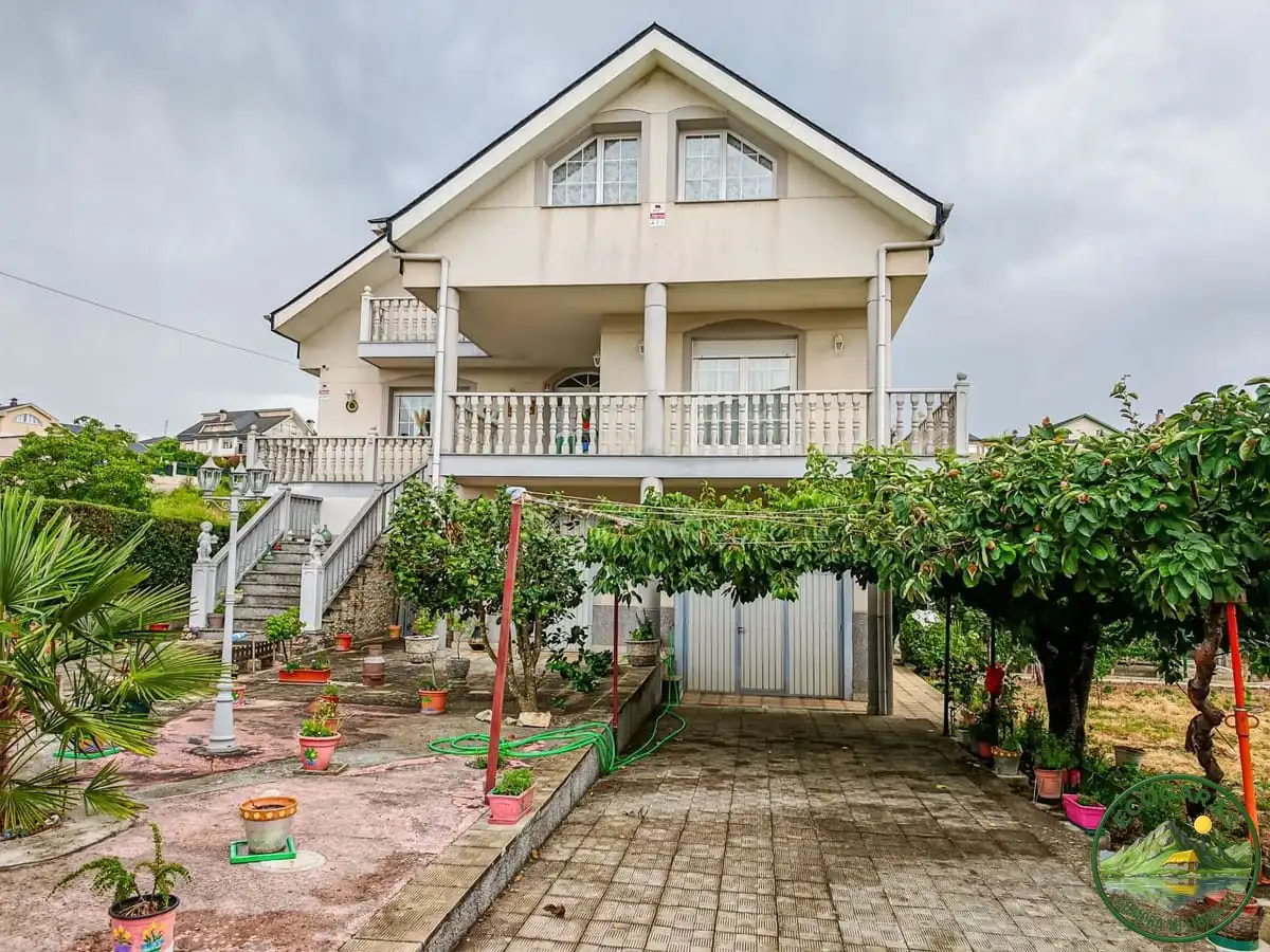 Vista exterior de Casa o chalet en venta en Cacabelos con Calefacción, Jardín privado y Terraza