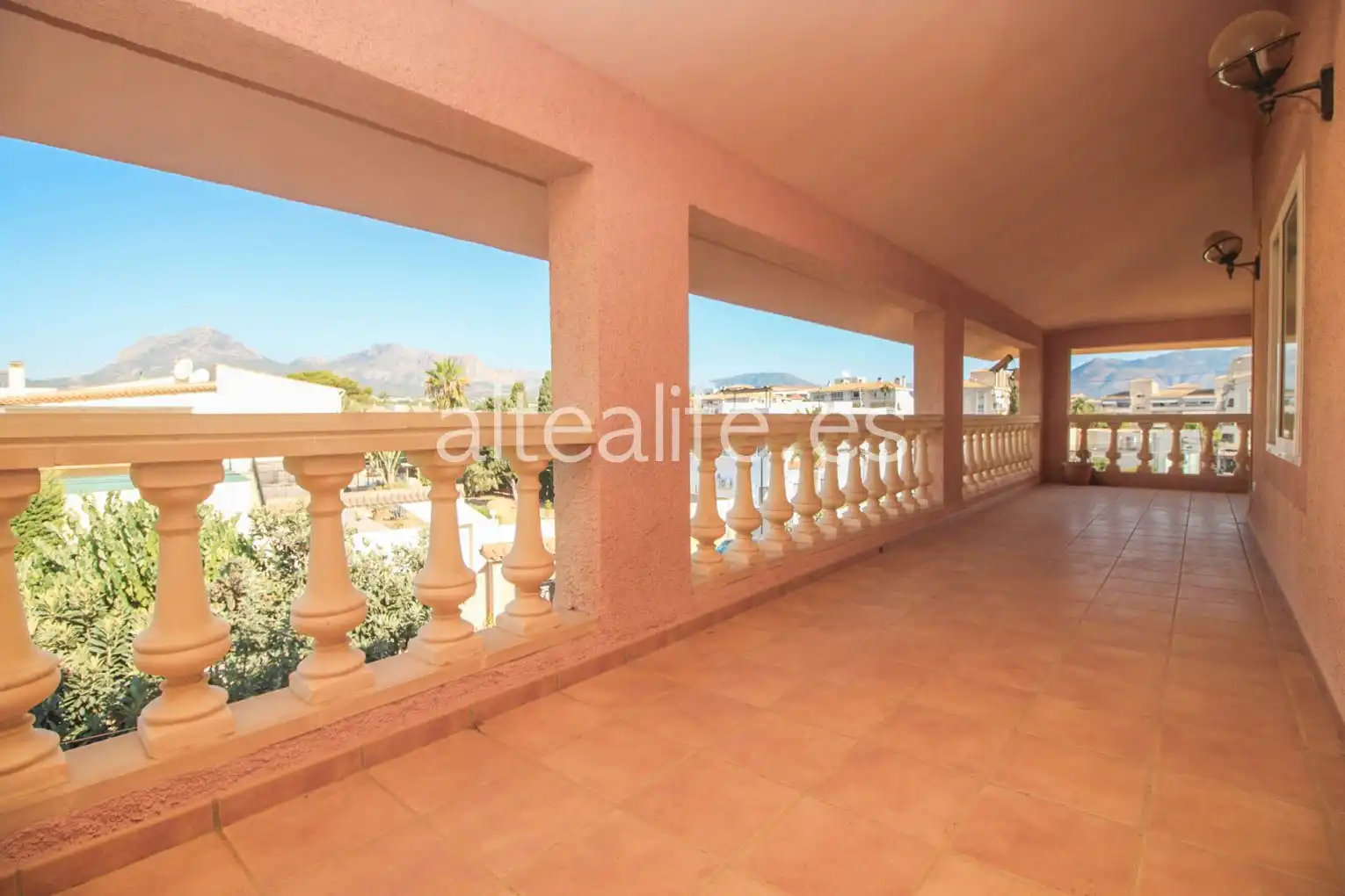 Casa o chalet en venta en L'Alfàs del Pi con Aire acondicionado, Calefacción y Jardín privado