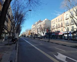 Vista exterior de Local en venda en  Madrid Capital