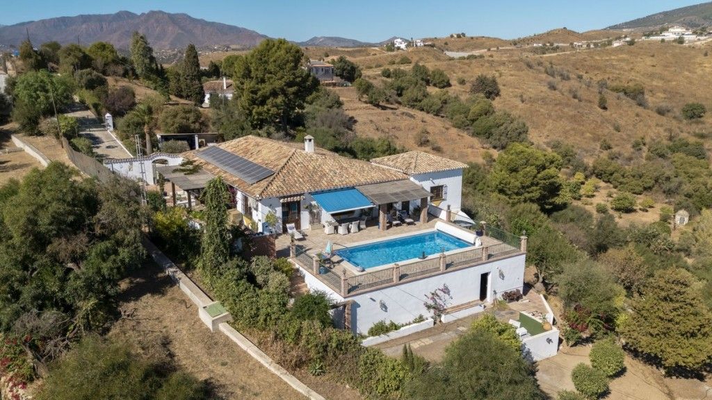 Exterior view of Country house for sale in Mijas  with Air Conditioner, Private garden and Terrace