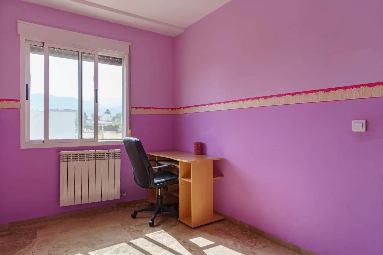 Schlafzimmer von Einfamilien-Reihenhaus zum Verkauf in Ogíjares mit Klimaanlage, Heizung und Terrasse