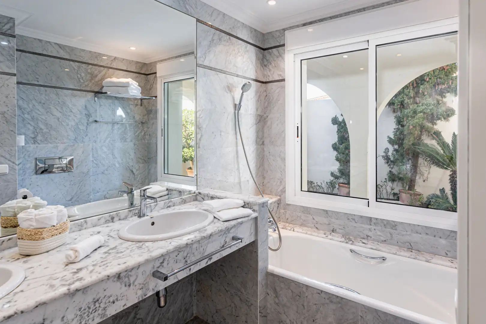 Casa o xalet en venda a DEL LOBO-UR LOS MONTEROS, 7, Los Monteros
