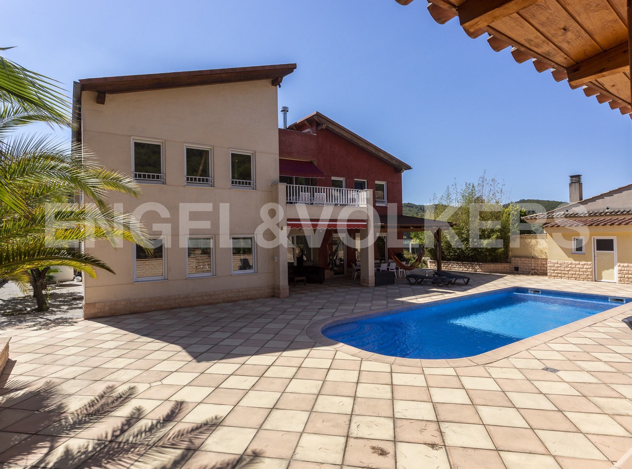 Vista exterior de Casa o xalet en venda en Calafell amb Aire condicionat, Calefacció i Jardí privat