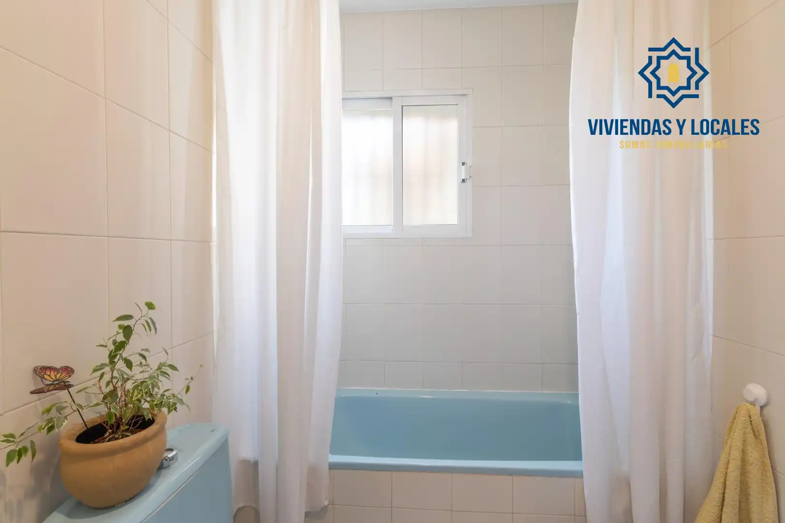 Baño de Casa o chalet en venta en La Zubia con Aire acondicionado, Calefacción y Jardín privado