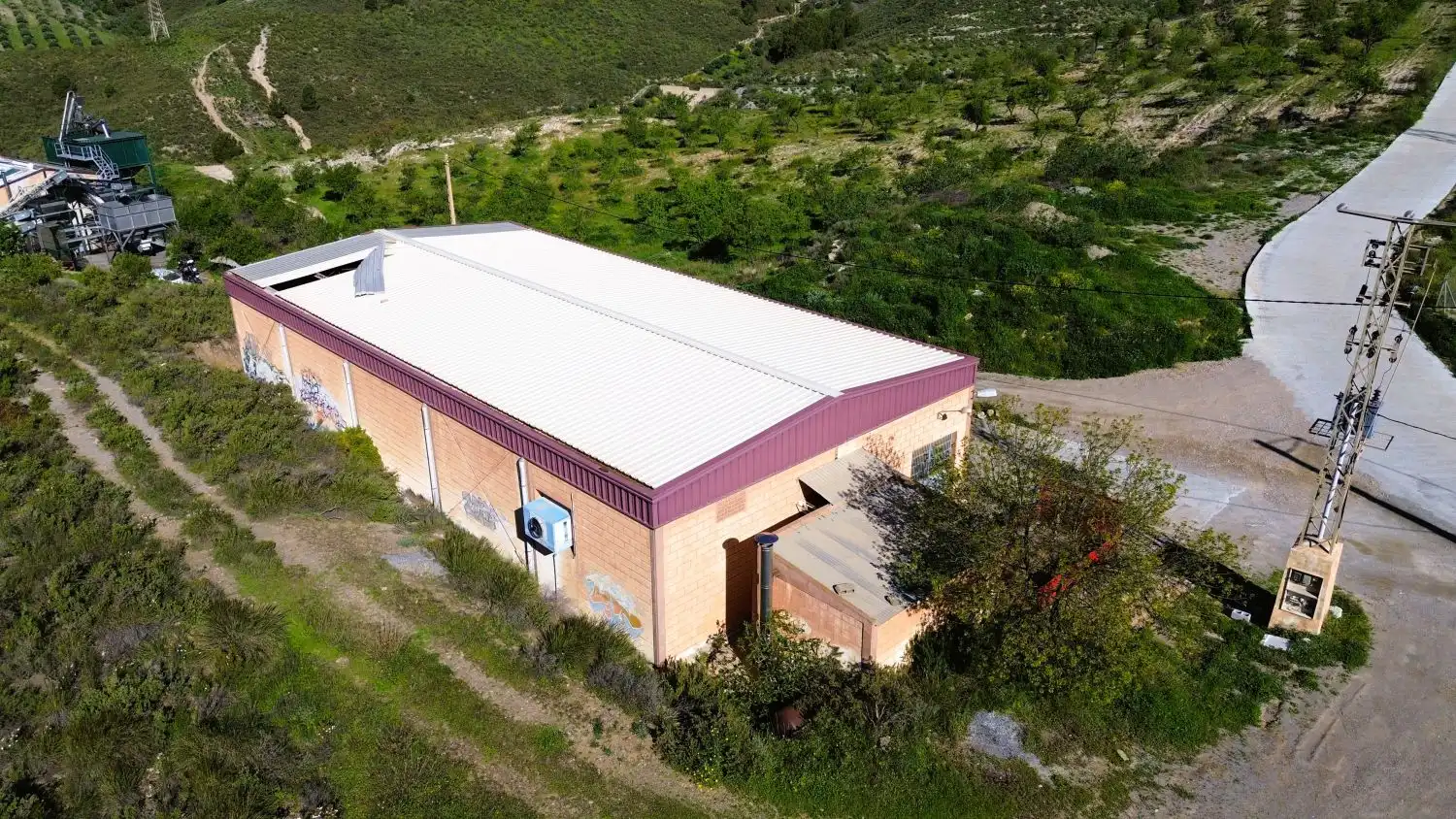 Vista exterior de Nave industrial en venta en Órgiva