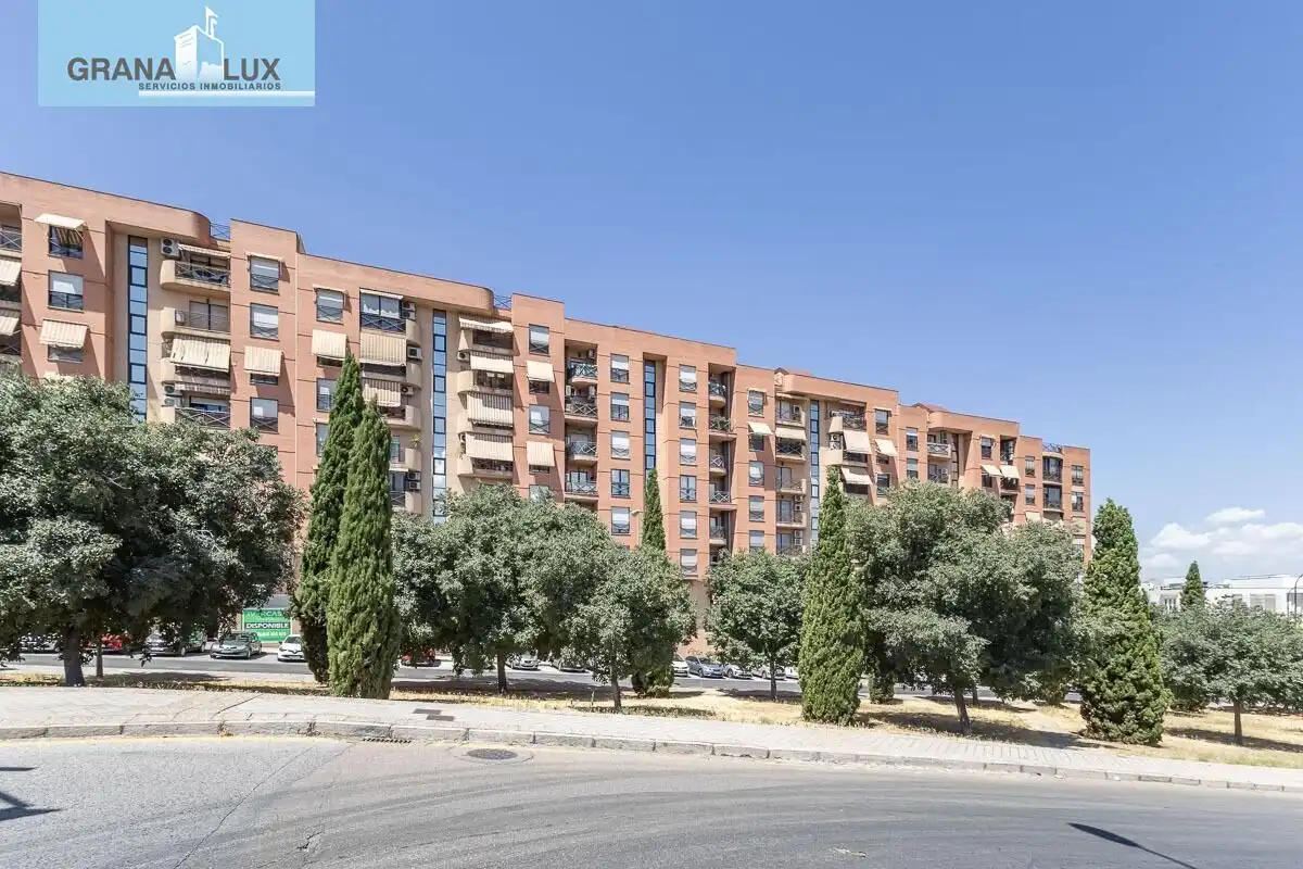 Exterior view of Flat for sale in Granada  with Air Conditioner, Heating and Terrace