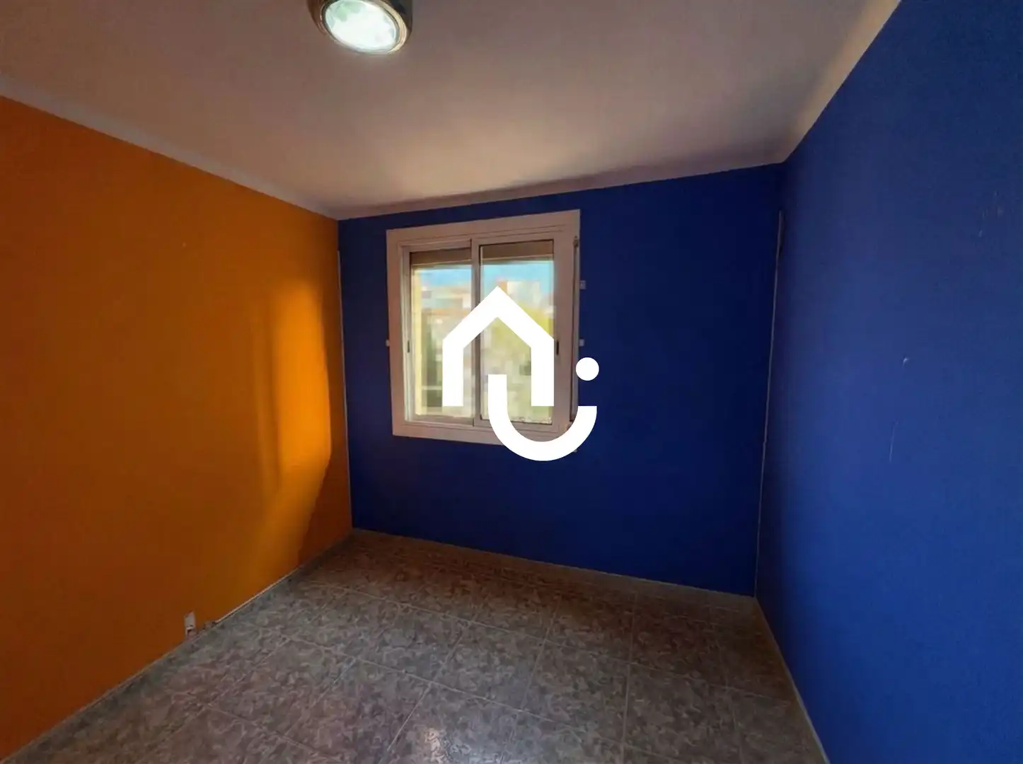 Piso en venta en Santa Coloma de Gramenet con Balcón