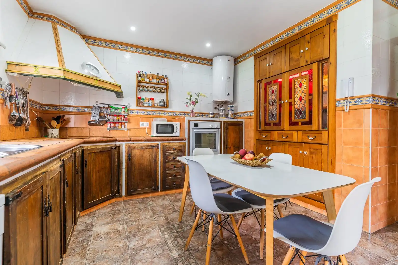 Cocina de Casa o chalet en venta en Chiclana de la Frontera con Jardín privado, Trastero y Piscina