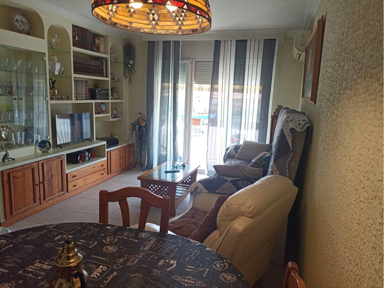Living room of Flat for sale in Olot  with Air Conditioner, Heating and Balcony