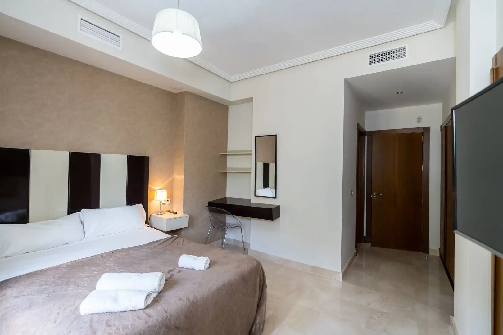 Chalet con terraza en venta en Calle Hinaharros 30, imagen 53