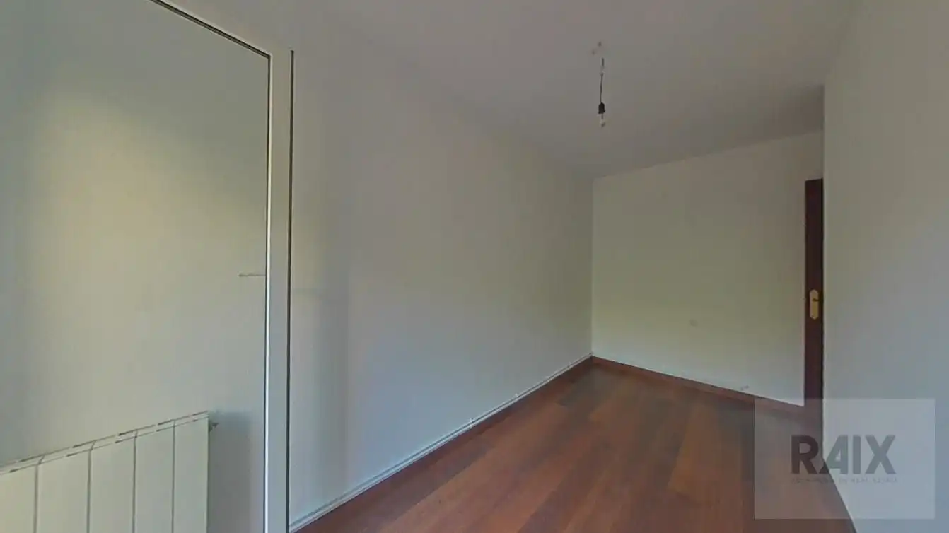 Habitación de Piso en venta en Sabadell con Calefacción y Terraza