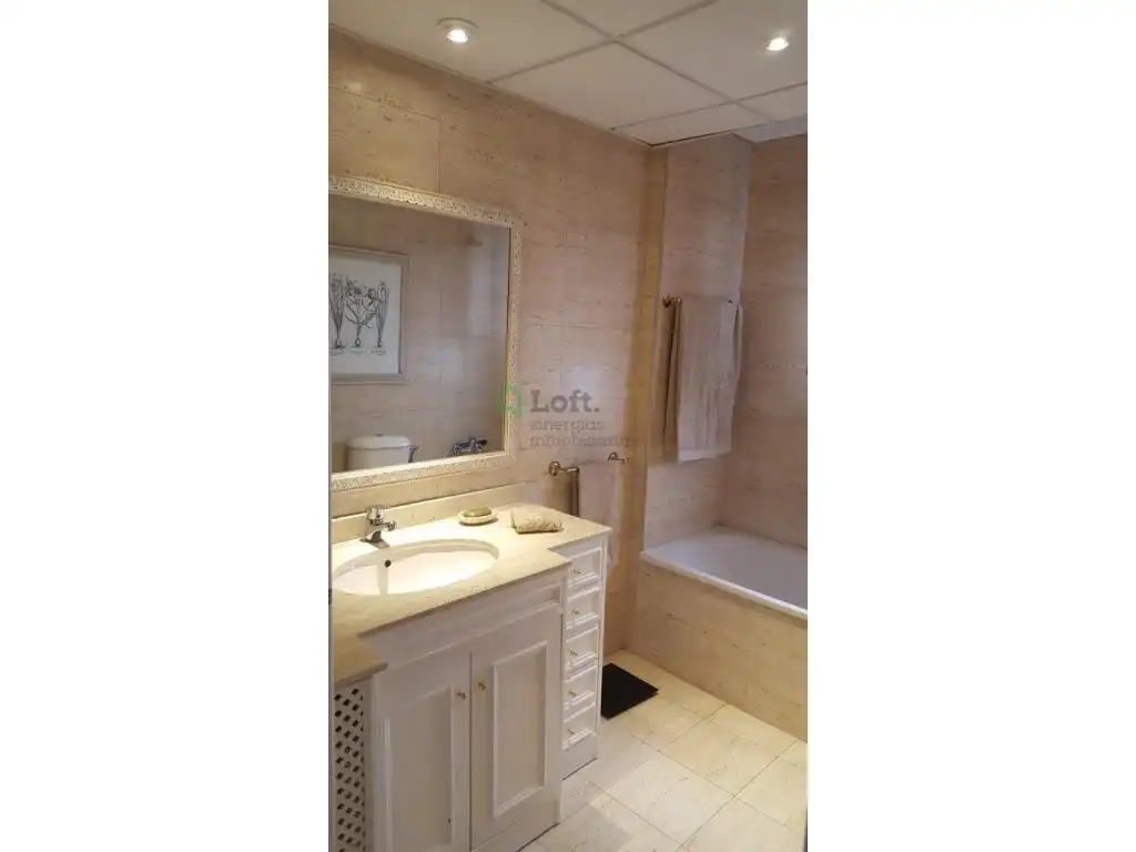 Baño de Ático de alquiler en Badajoz con Aire acondicionado, Jardín privado y Terraza