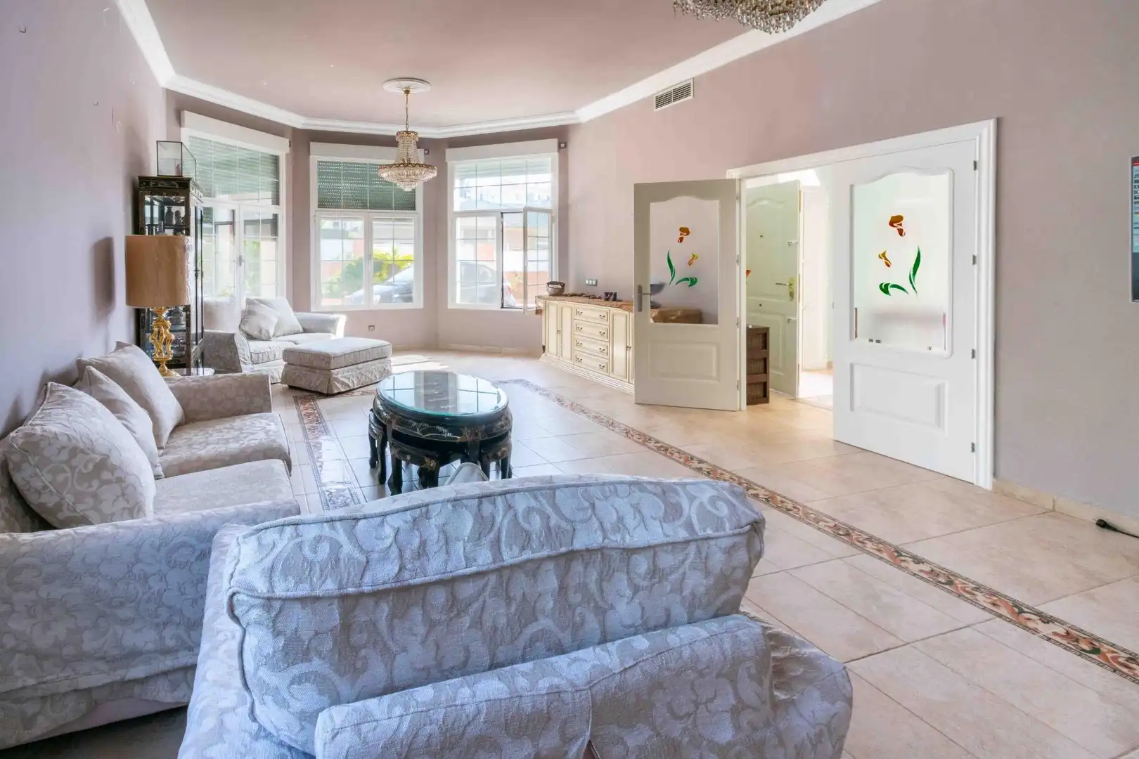 Sala d'estar de Casa o xalet en venda en L'Alfàs del Pi amb Terrassa, Piscina i Moblat