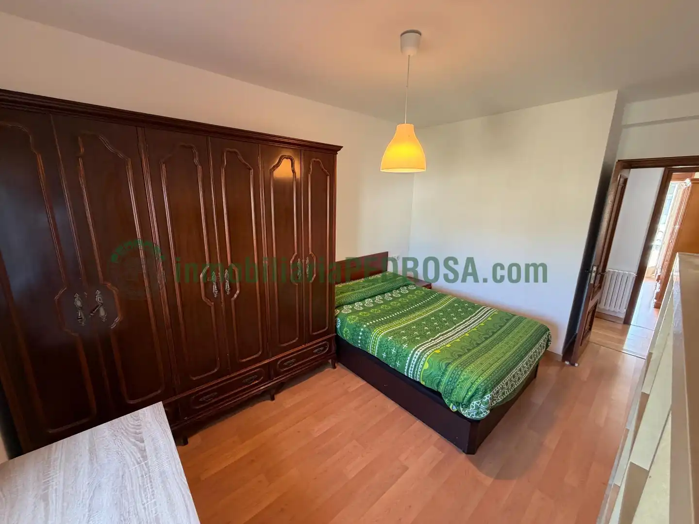 Habitación de Piso de alquiler en Pontevedra Capital  con Calefacción, Amueblado y Balcón