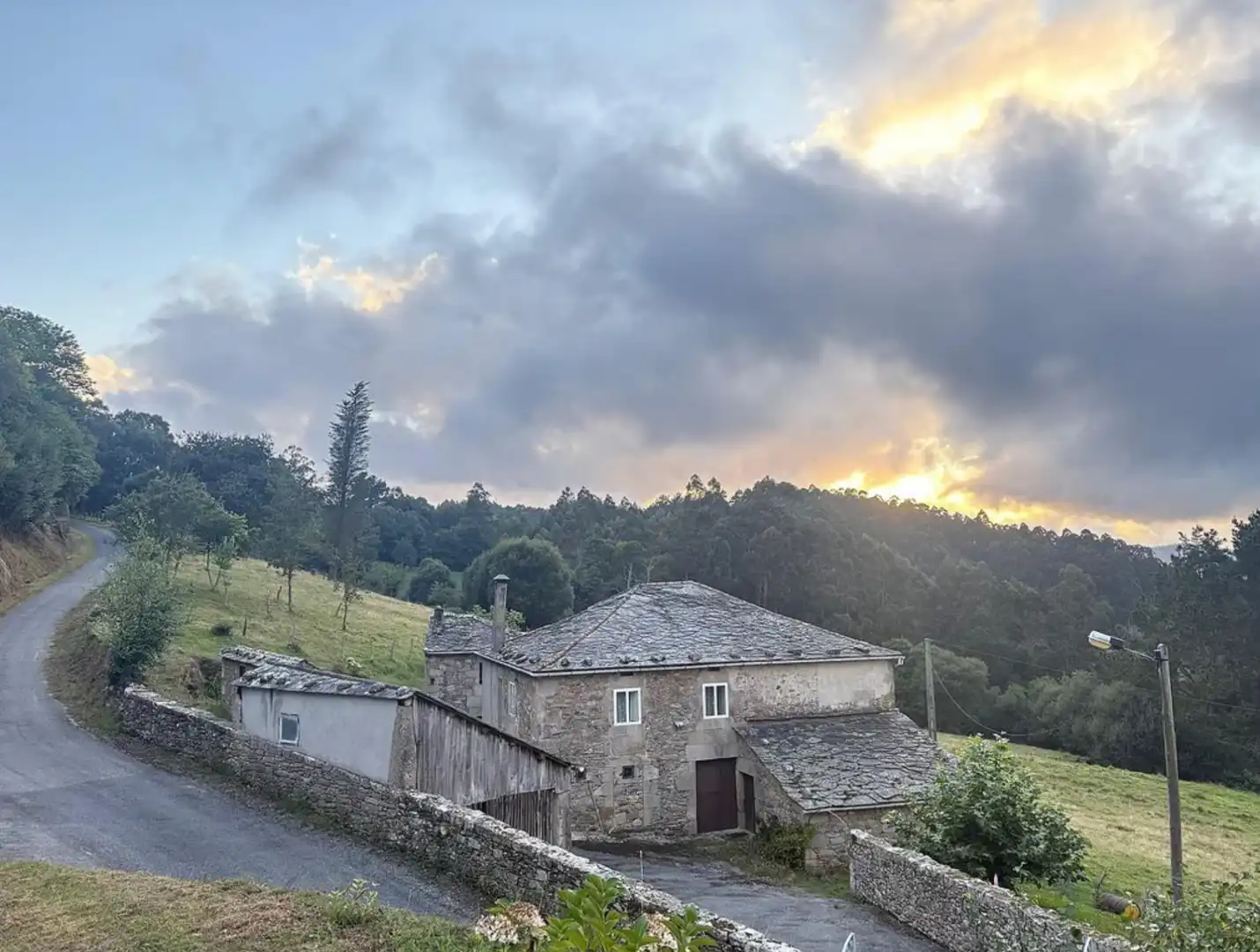 Vista exterior de Finca rústica en venda en Mondoñedo amb Jardí privat