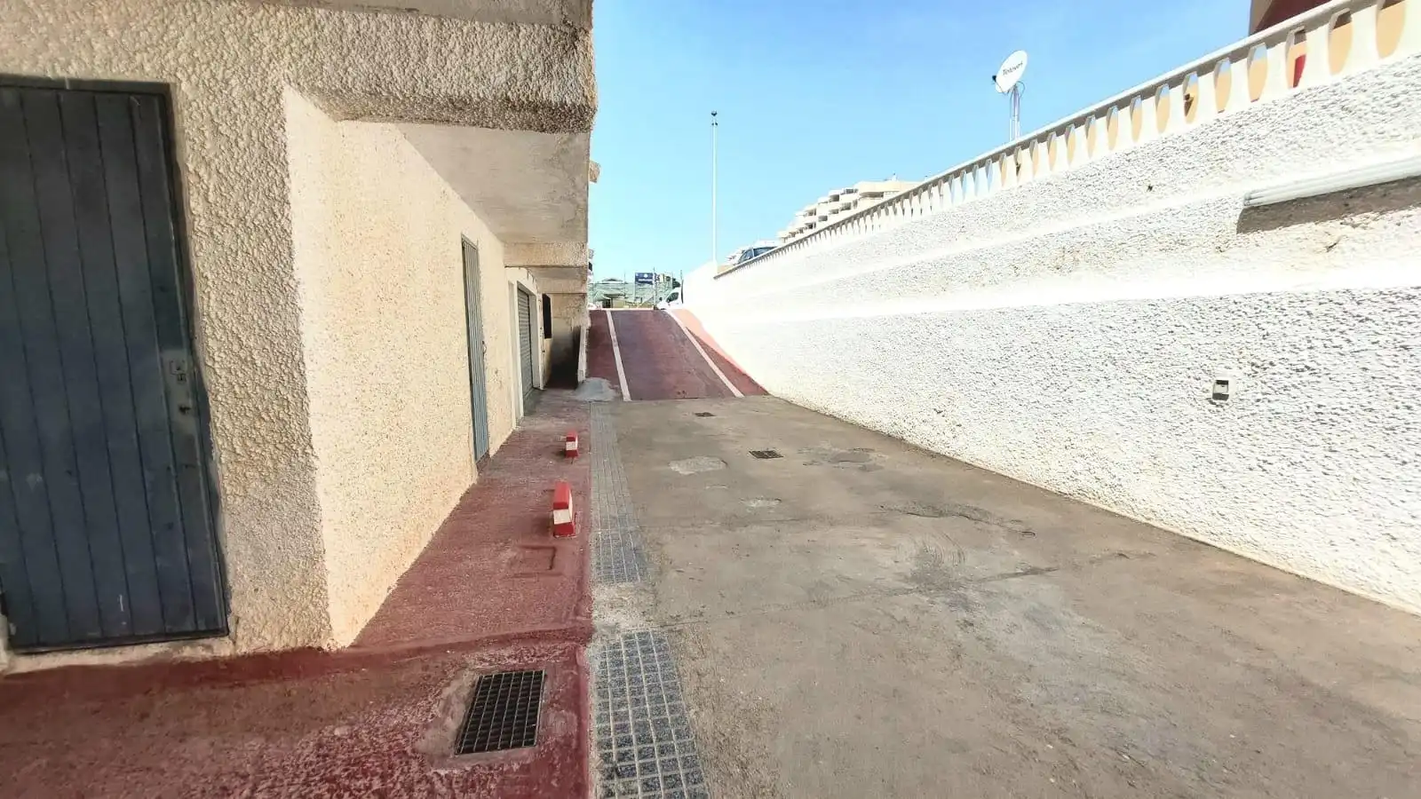 Außenansicht von Maisonette zum Verkauf in La Manga del Mar Menor mit Terrasse, Abstellraum und Möbliert