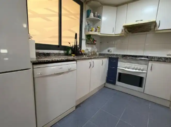 Küche von Wohnung zum Verkauf in Benetússer mit Klimaanlage, Abstellraum und Balkon