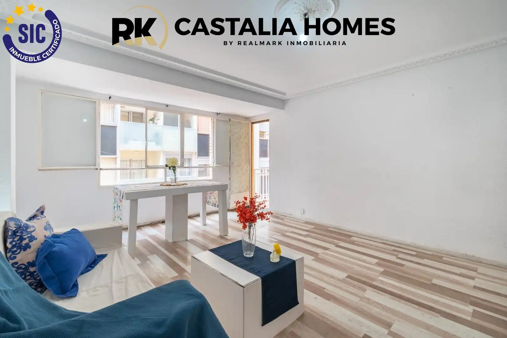 Sala de estar de Piso en venta en Castellón de la Plana / Castelló de la Plana con Trastero y Balcón