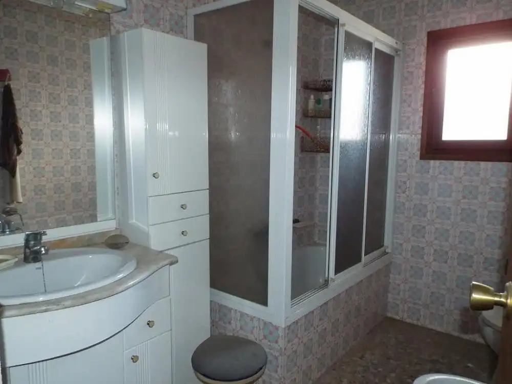 Bany de Apartament en venda en Caudete amb Moblat