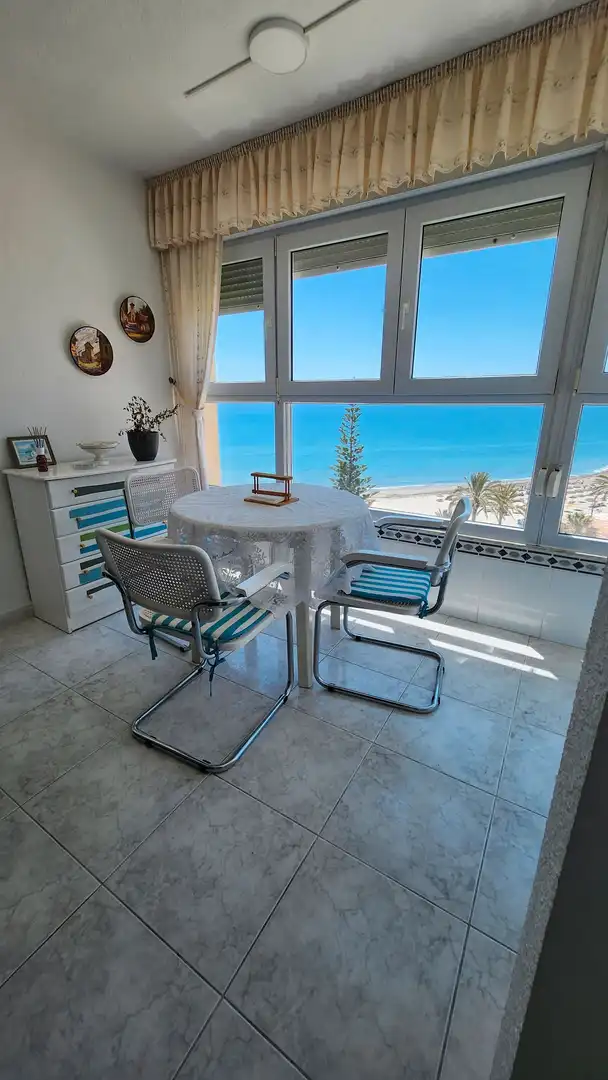 Apartamento de alquiler en Avenida el Faro, 75, Centro Internacional