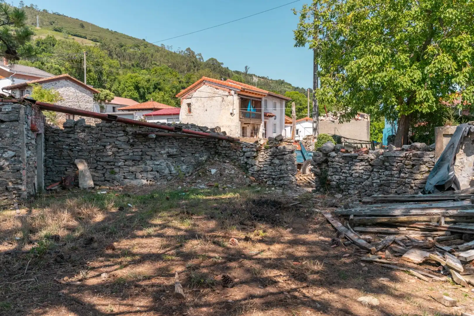 Vista exterior de Casa o chalet en venta en Sariego con Calefacción, Terraza y Amueblado